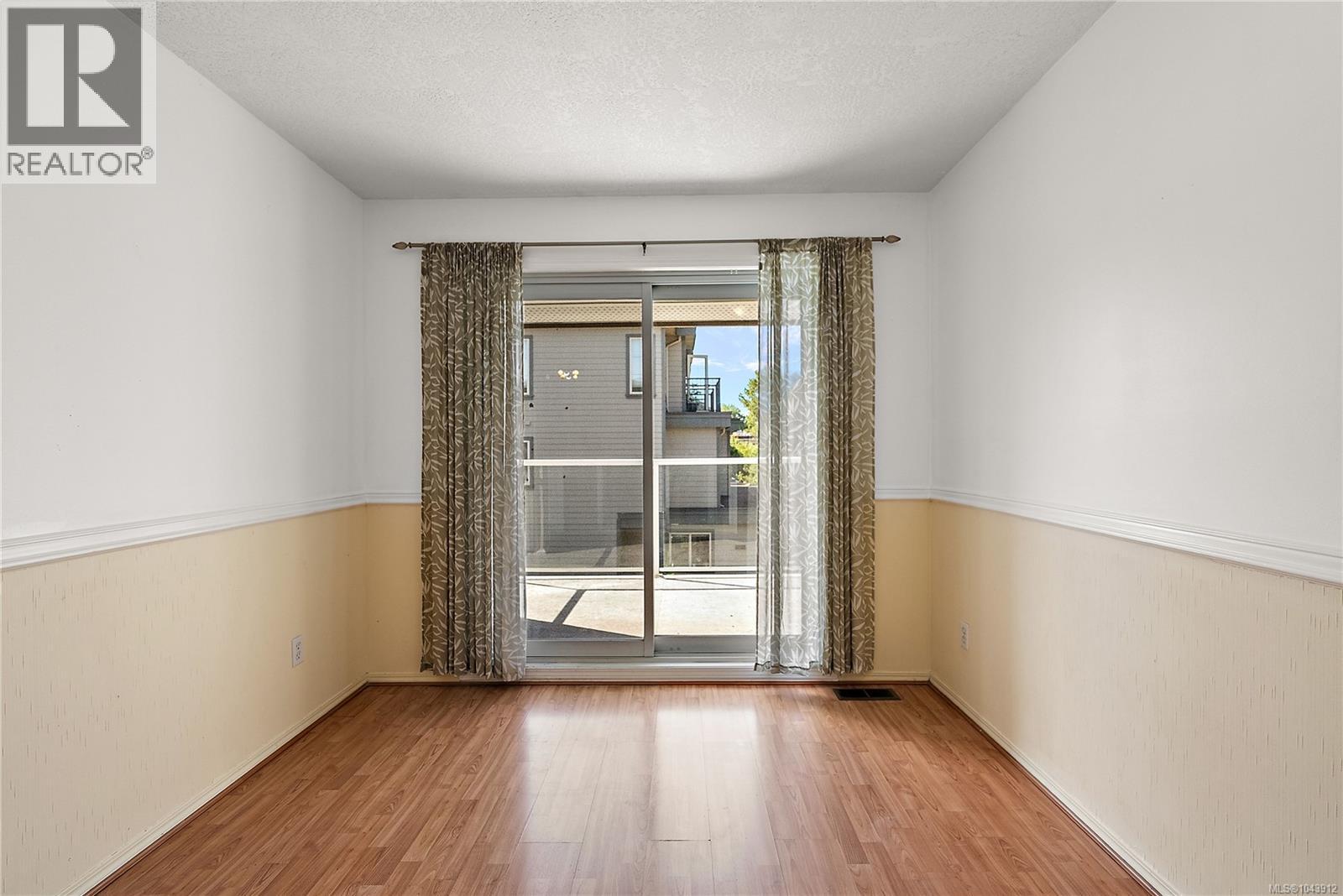 #4 108 Dallas Rd - 18