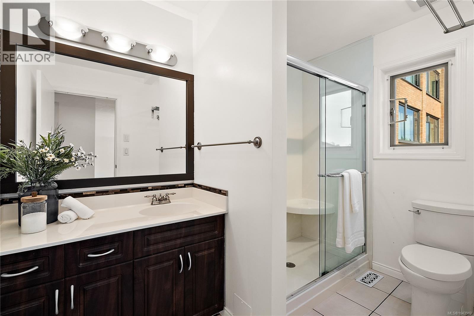 #4 108 Dallas Rd - 20