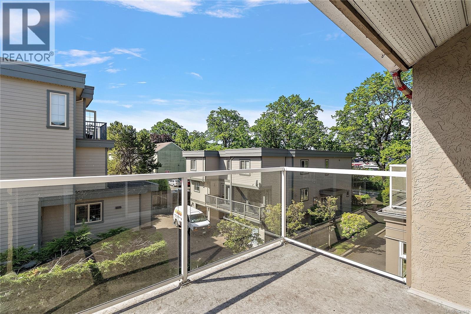 #4 108 Dallas Rd - 21