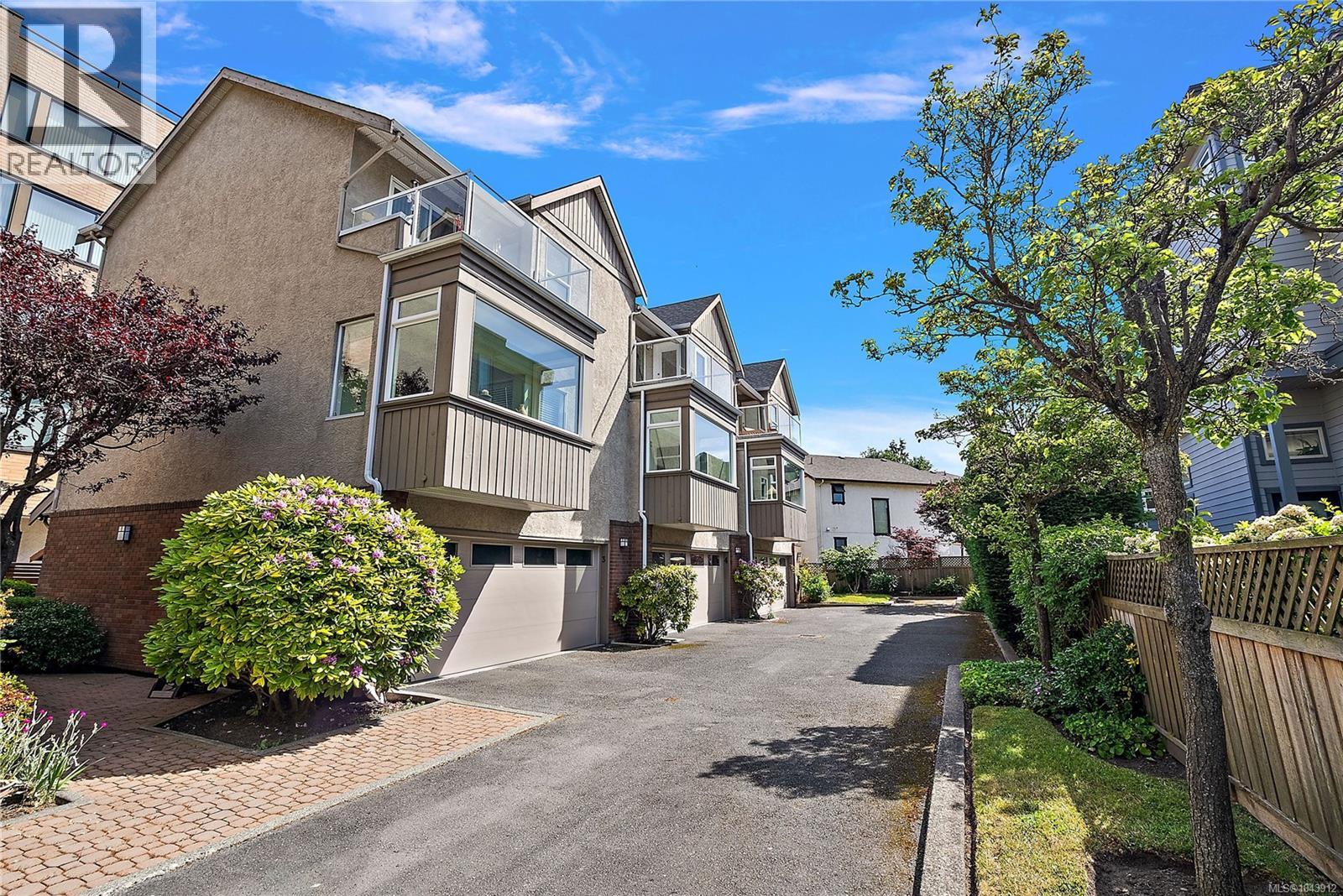 #4 108 Dallas Rd - 23