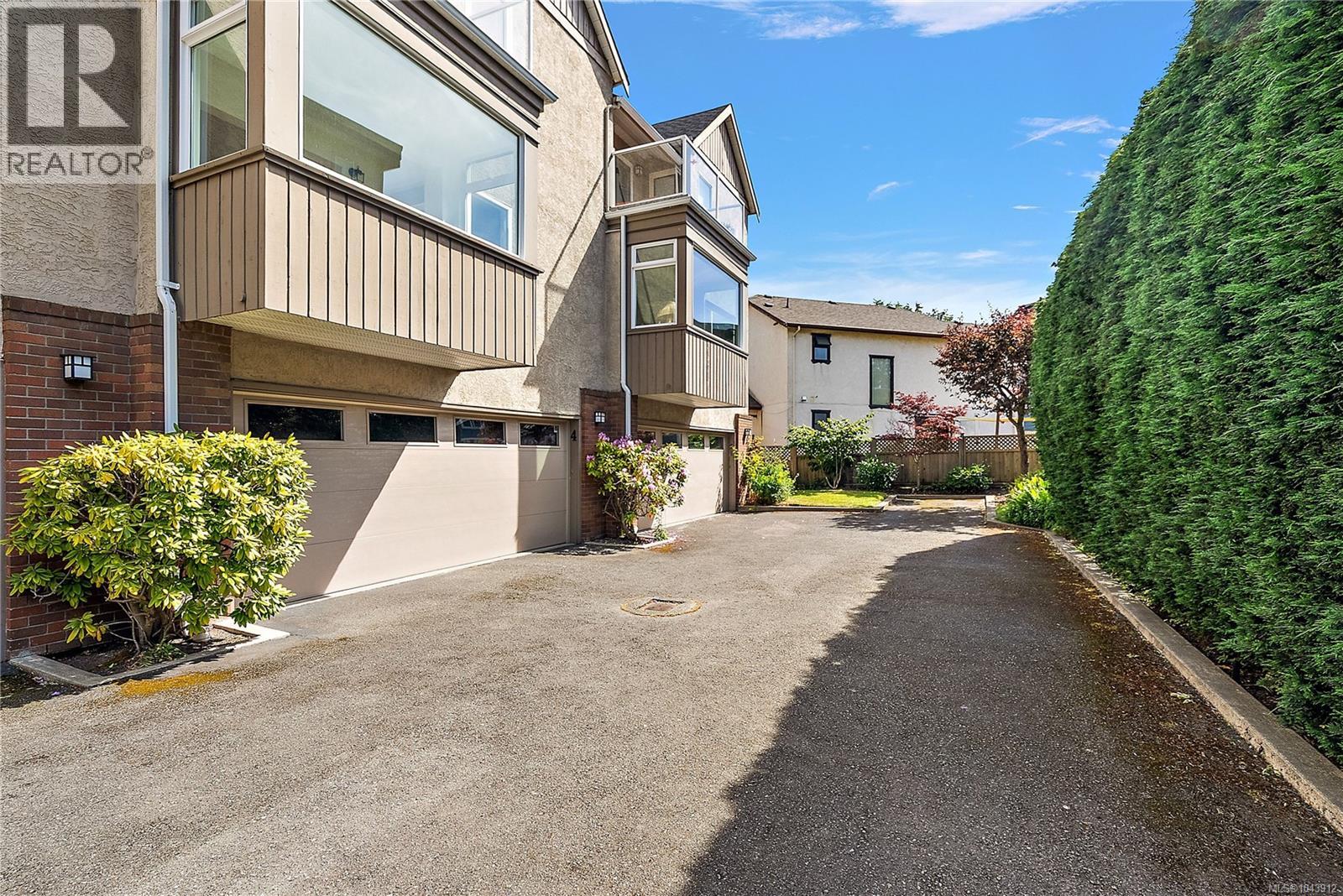 #4 108 Dallas Rd - 24
