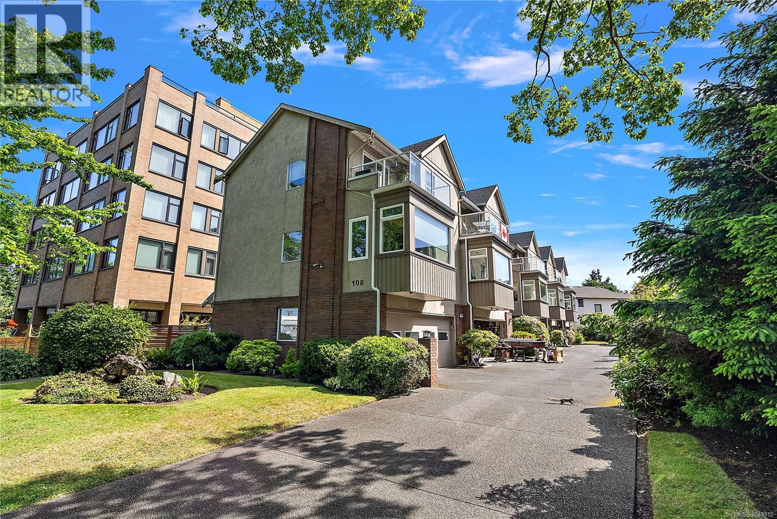 #4 108 Dallas Rd - 25