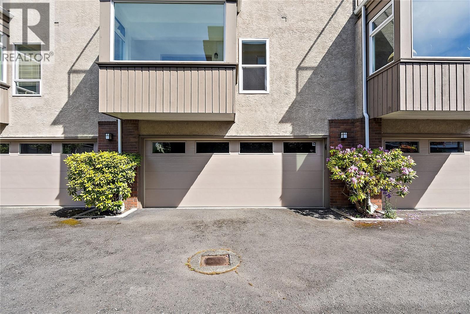 #4 108 Dallas Rd - 3