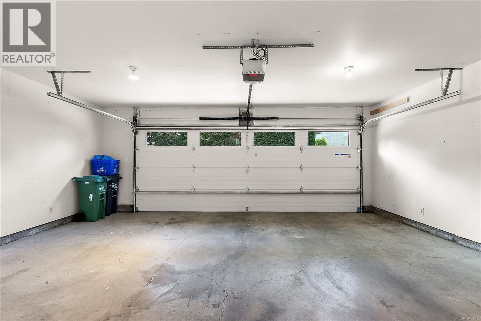 #4 108 Dallas Rd - 4