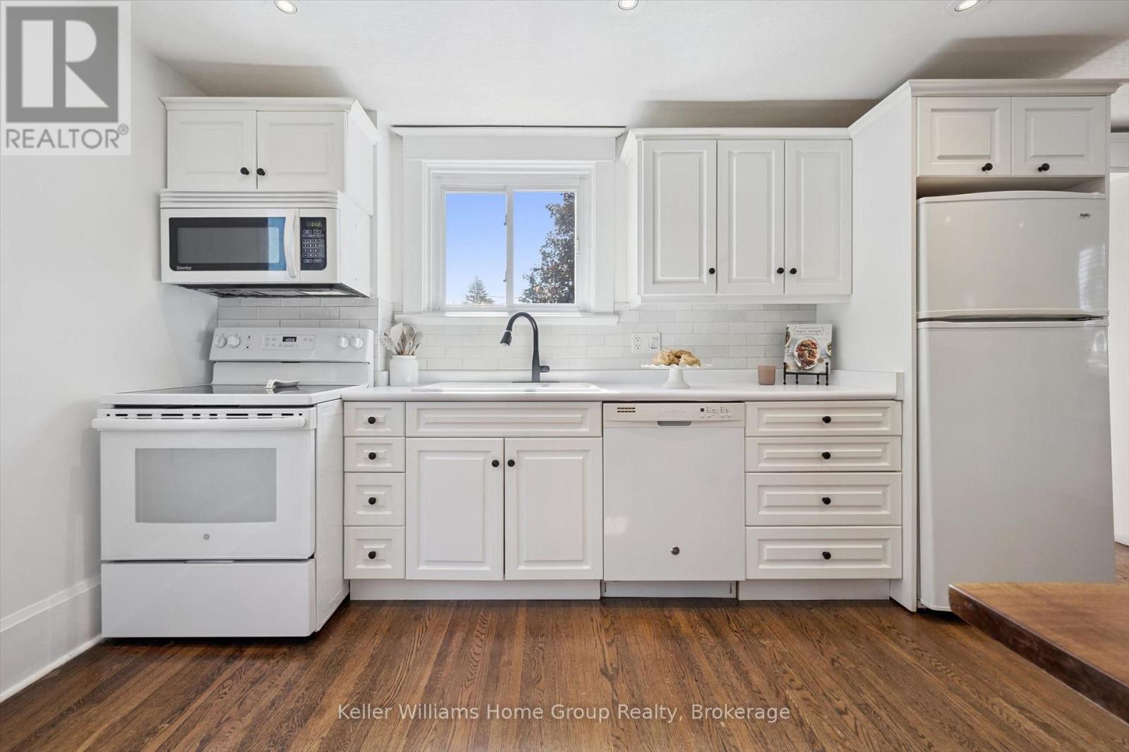 680 ST ANDREW STREET W - 15