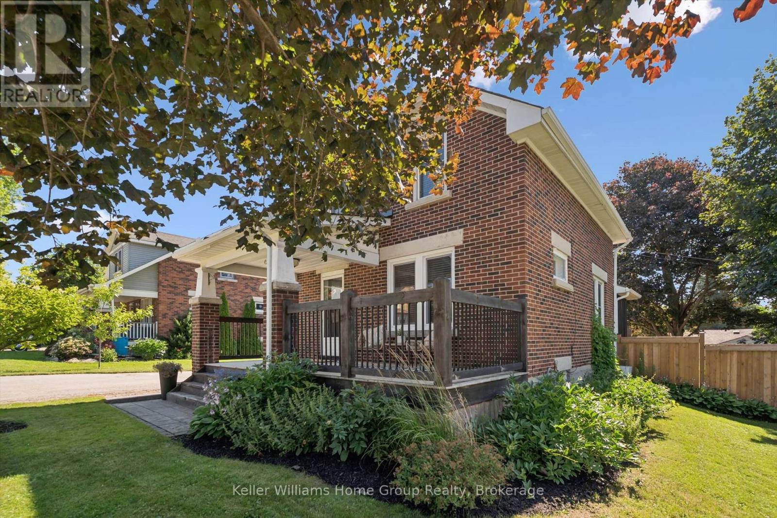 680 ST ANDREW STREET W - 4