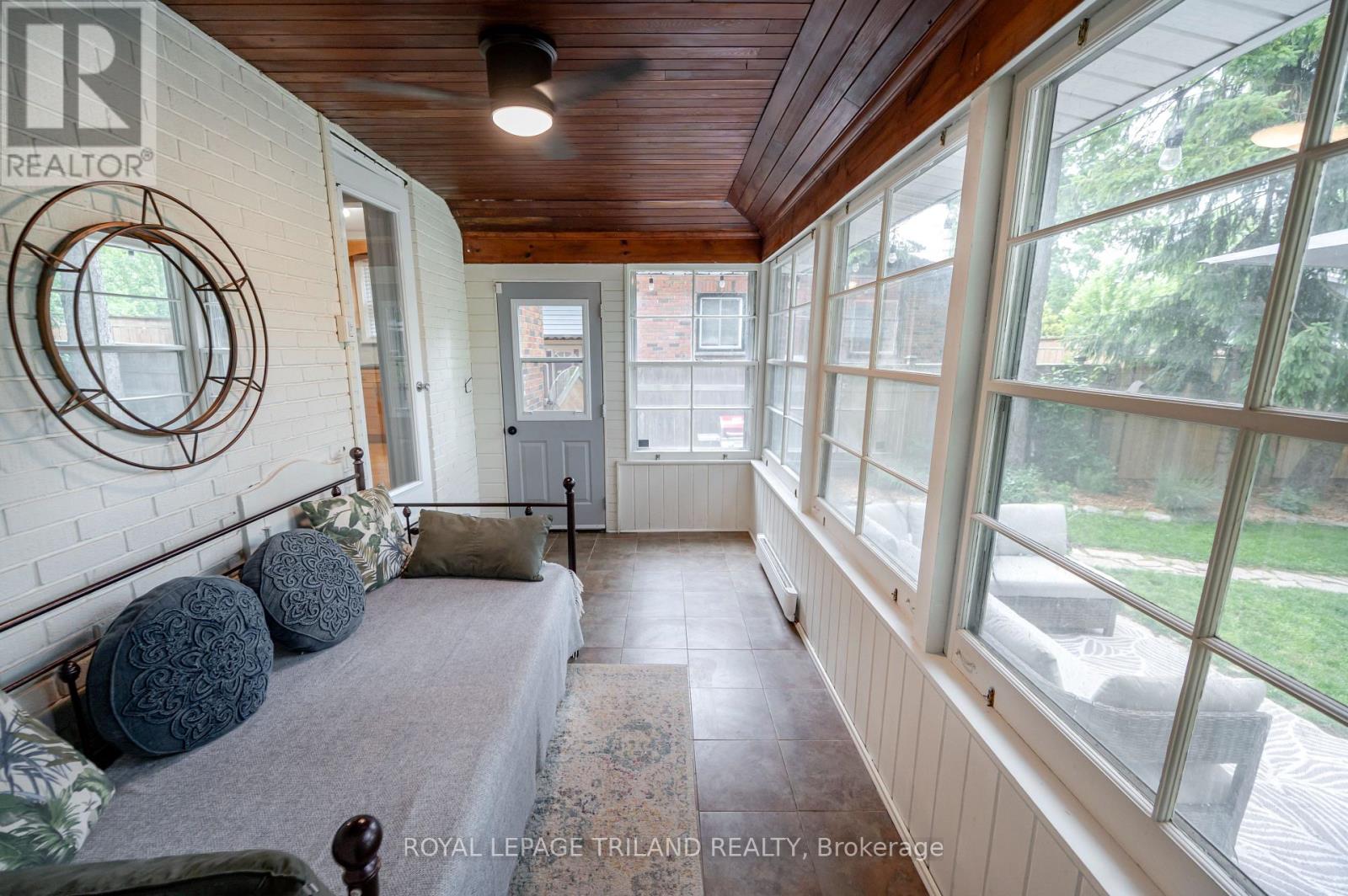 194 BELGRAVE AVENUE - 13