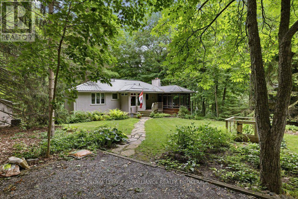 12 ORIOLE LANE - 1
