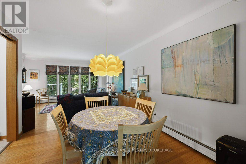 12 ORIOLE LANE - 11