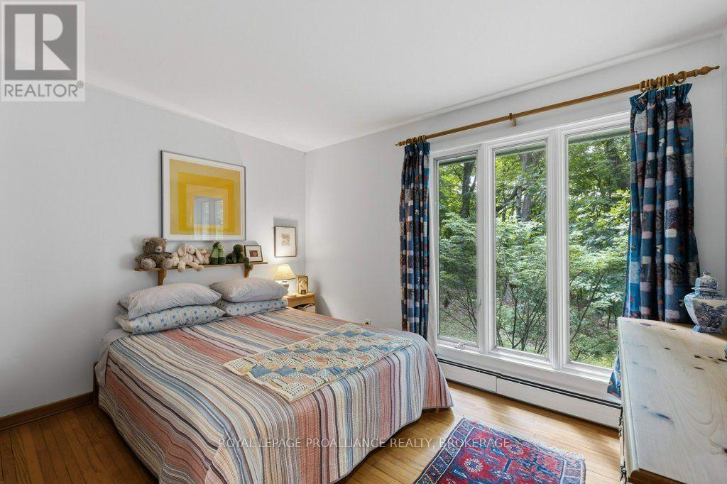 12 ORIOLE LANE - 18