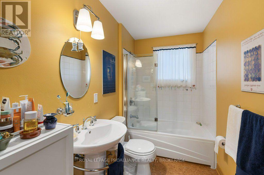 12 ORIOLE LANE - 21