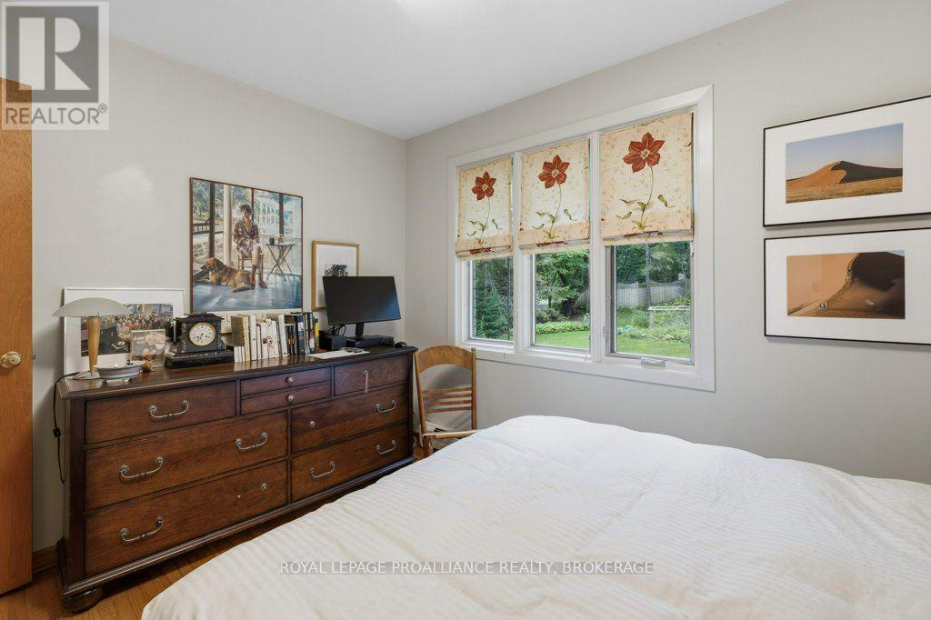 12 ORIOLE LANE - 23