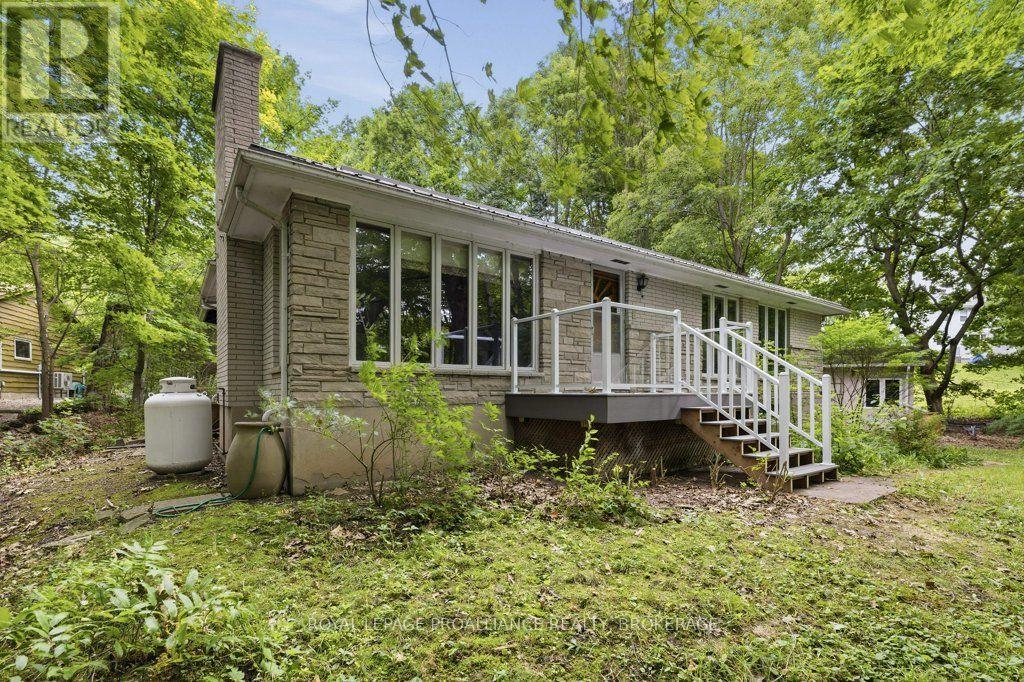 12 ORIOLE LANE - 35