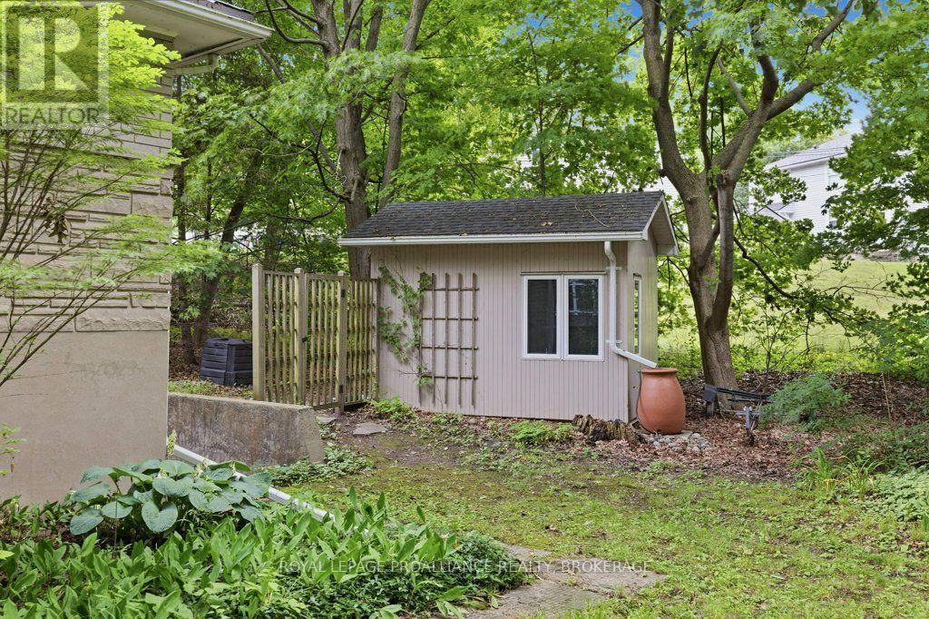 12 ORIOLE LANE - 36