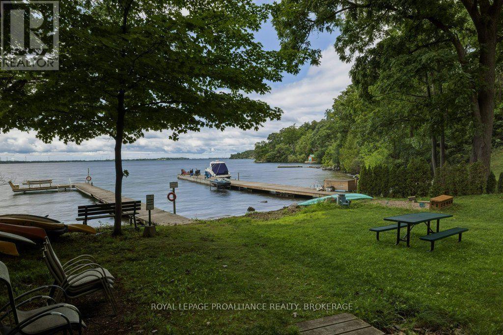 12 ORIOLE LANE - 41