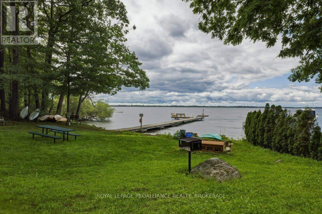 12 ORIOLE LANE - 45