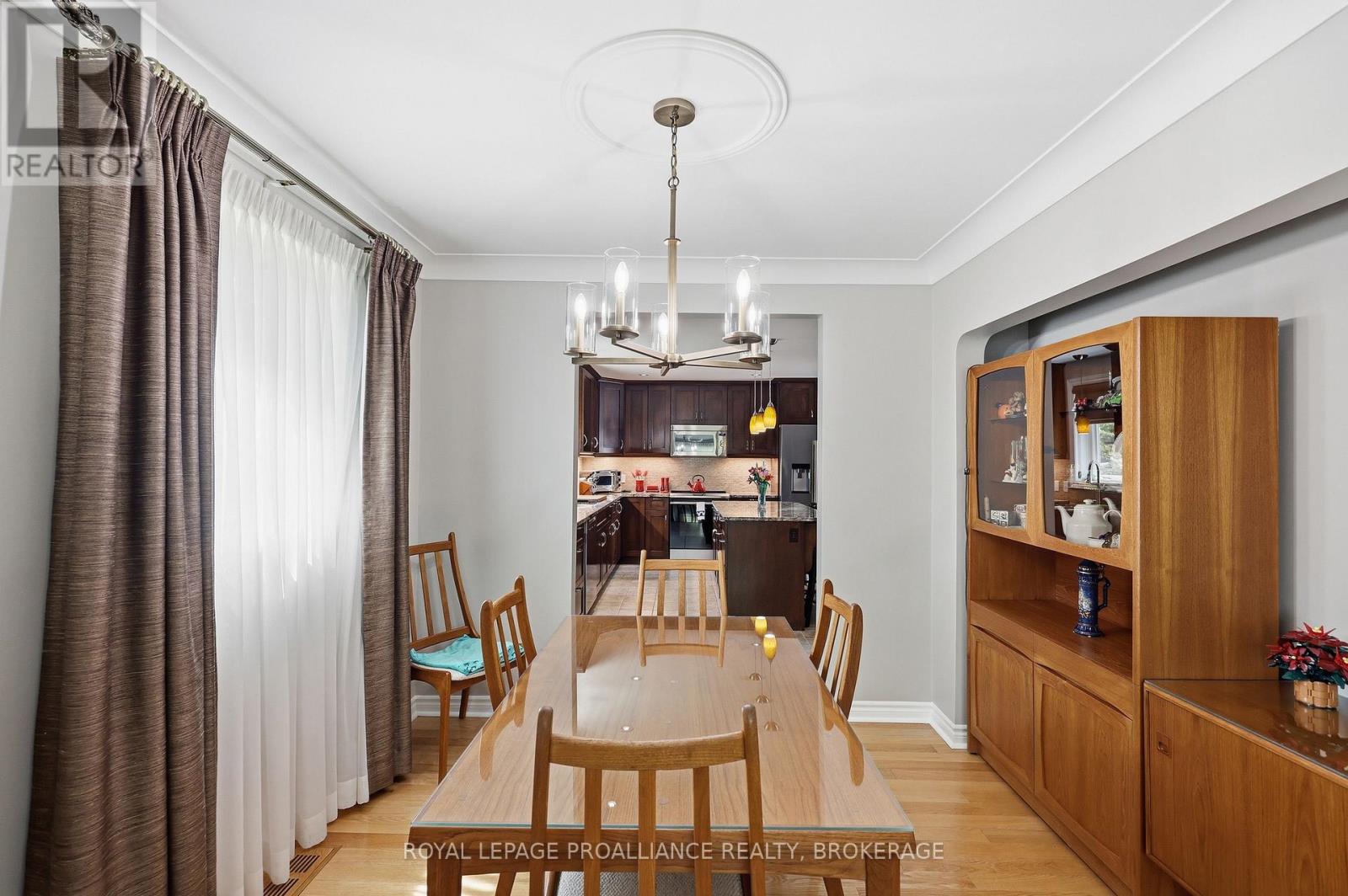 6 BYRON CRESCENT - 11