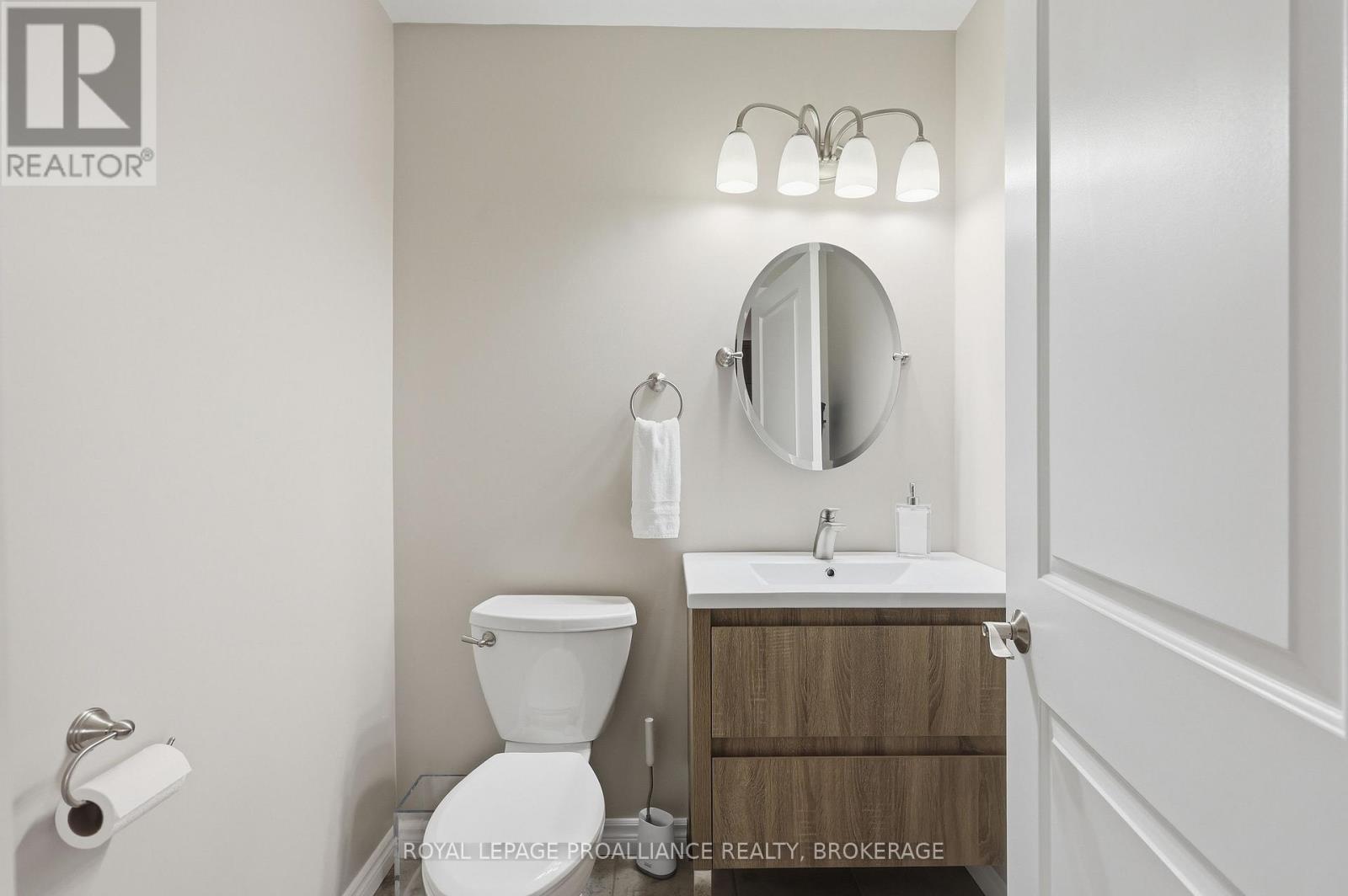 6 BYRON CRESCENT - 22