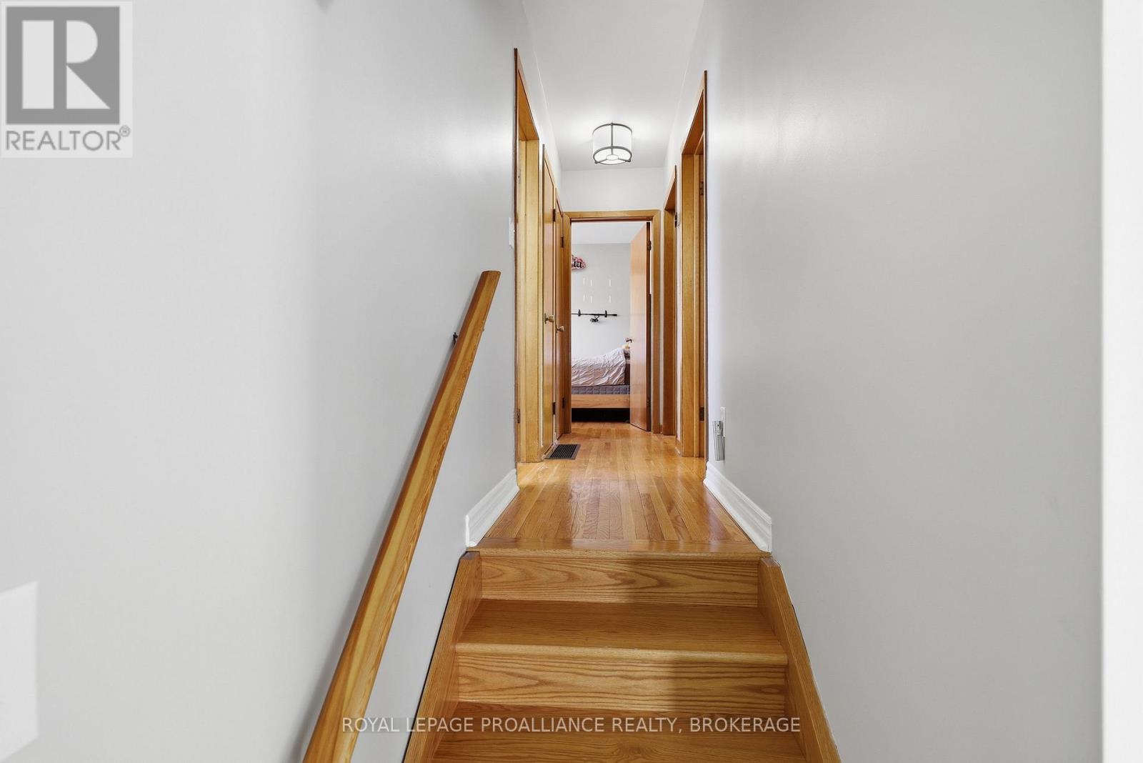 6 BYRON CRESCENT - 23