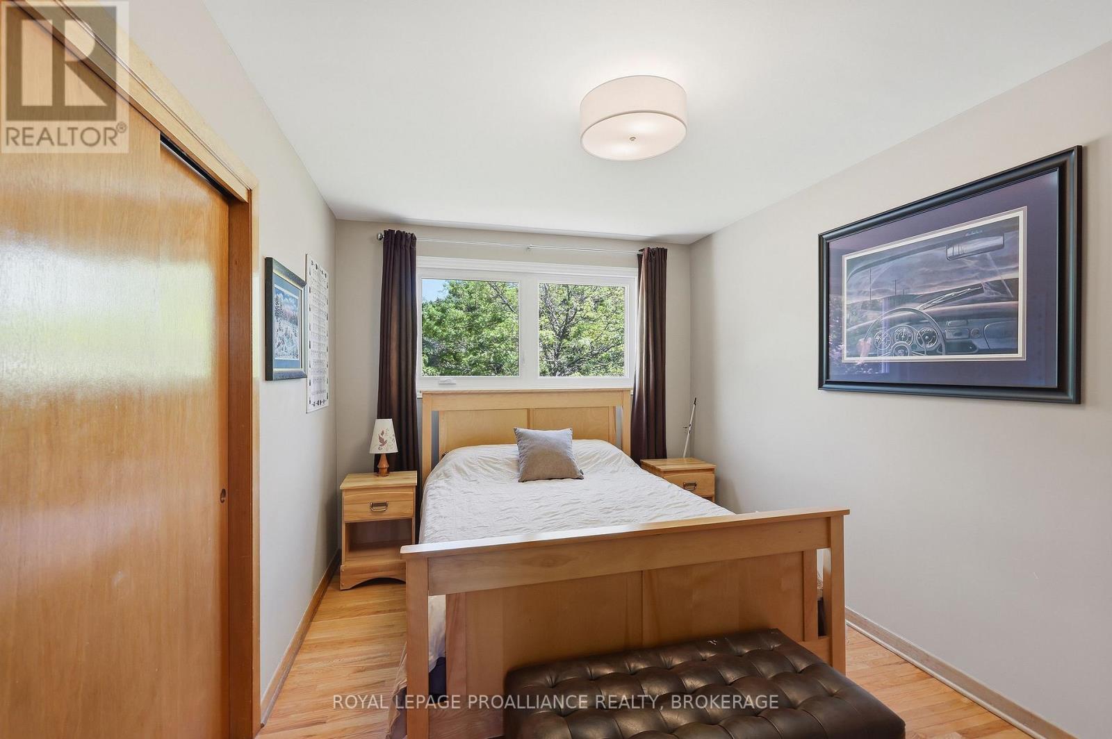 6 BYRON CRESCENT - 24