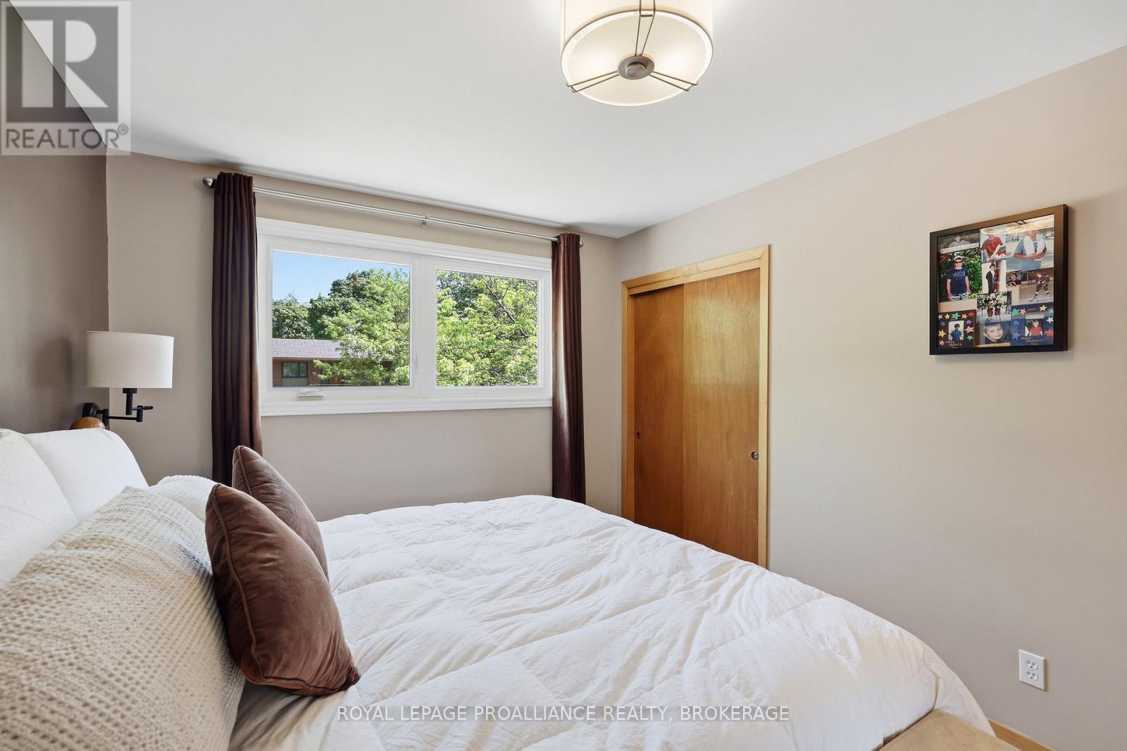6 BYRON CRESCENT - 29