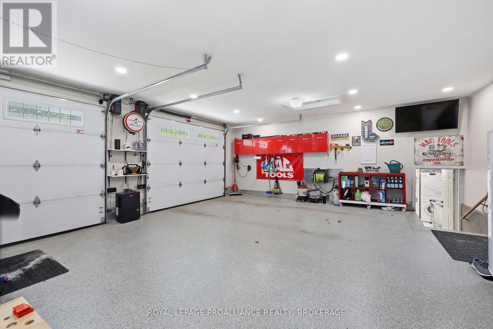 6 BYRON CRESCENT - 45