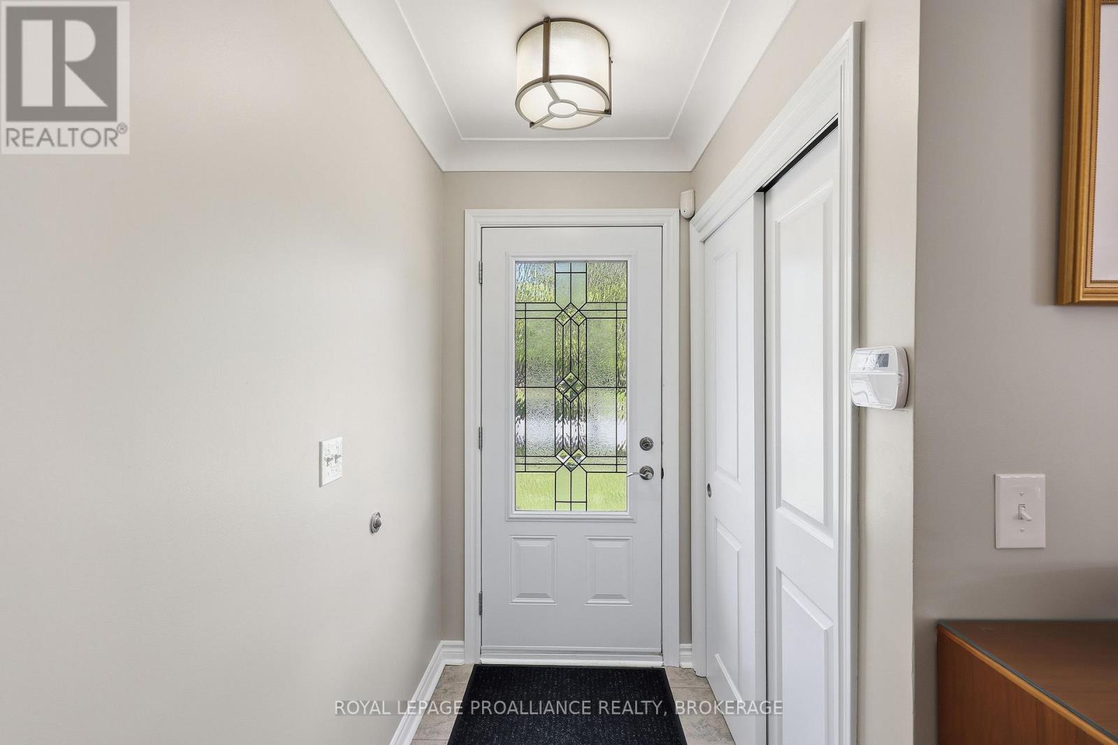 6 BYRON CRESCENT - 7