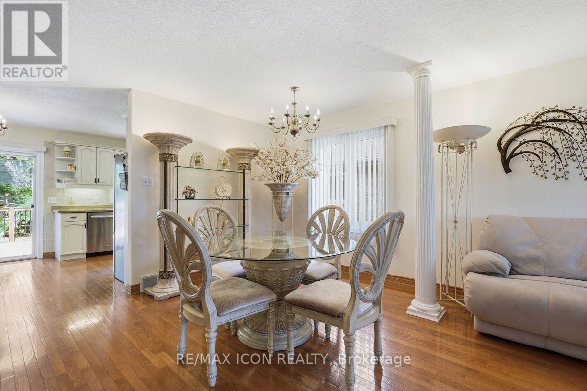 632 THORNWOOD DRIVE - 11