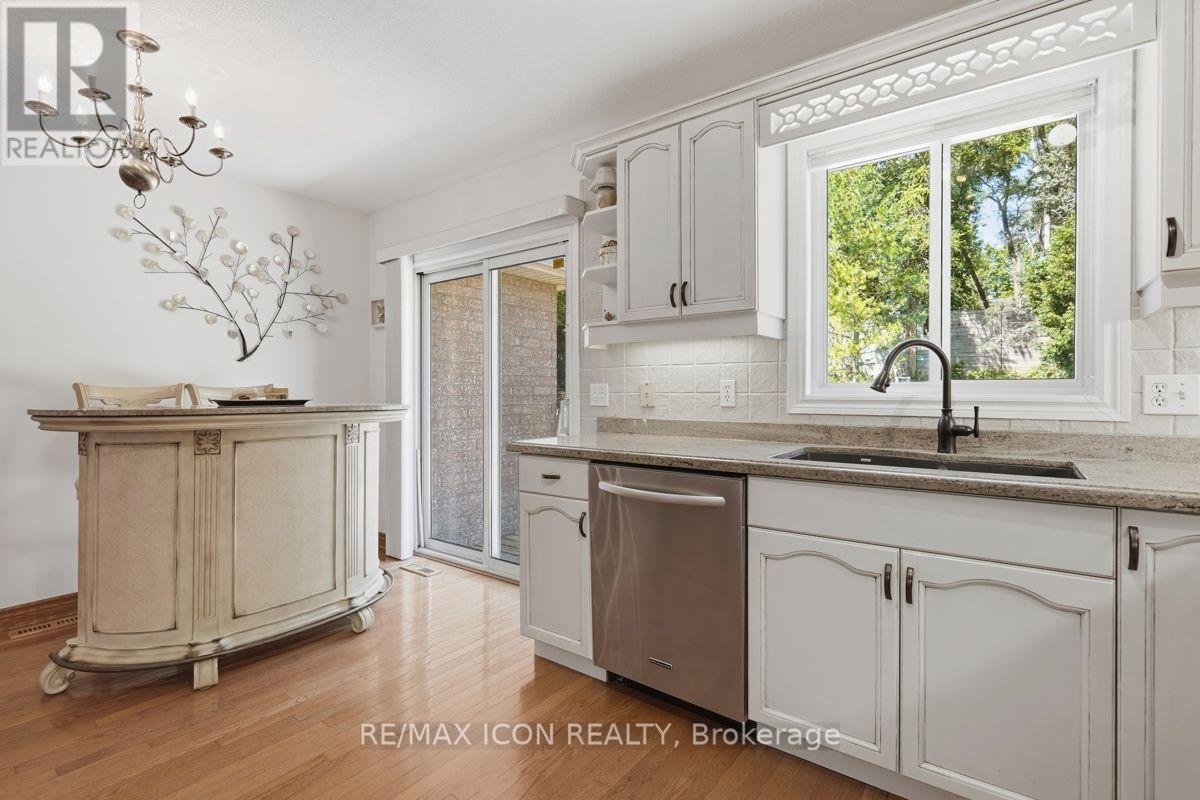 632 THORNWOOD DRIVE - 14