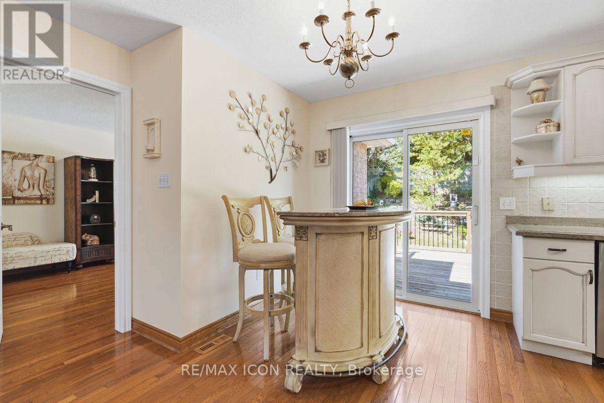 632 THORNWOOD DRIVE - 16