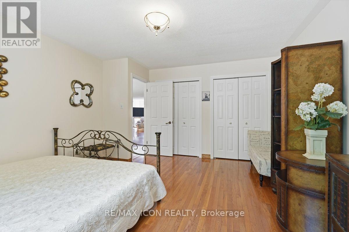 632 THORNWOOD DRIVE - 19