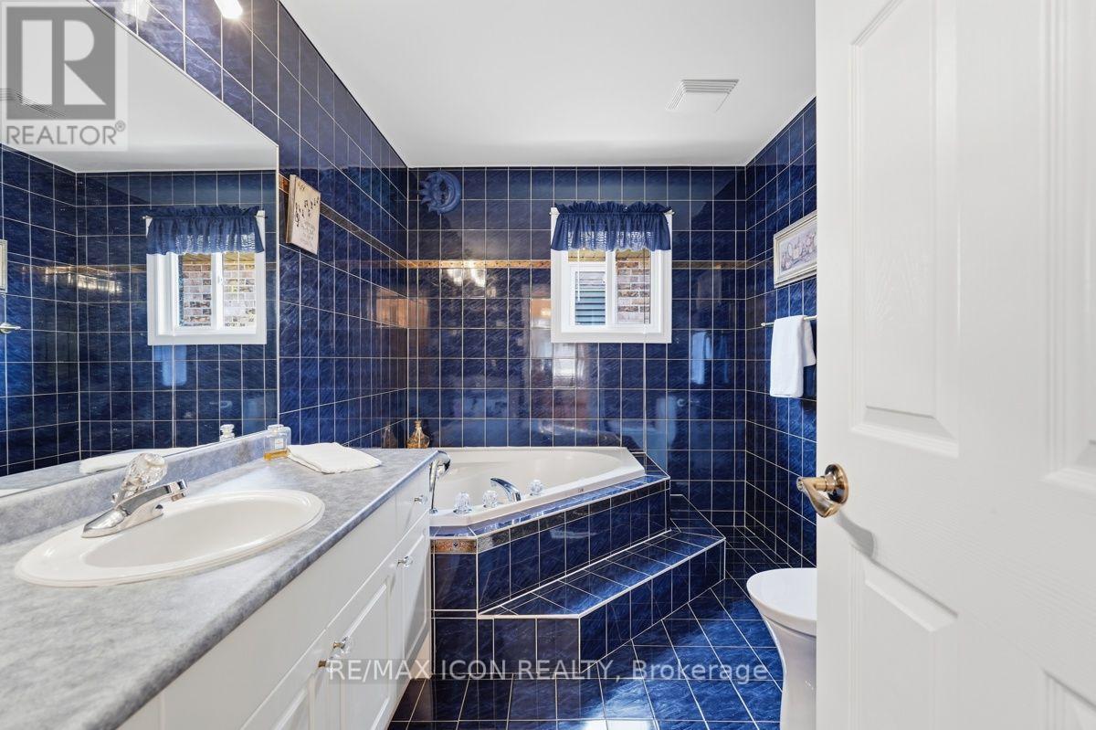 632 THORNWOOD DRIVE - 22