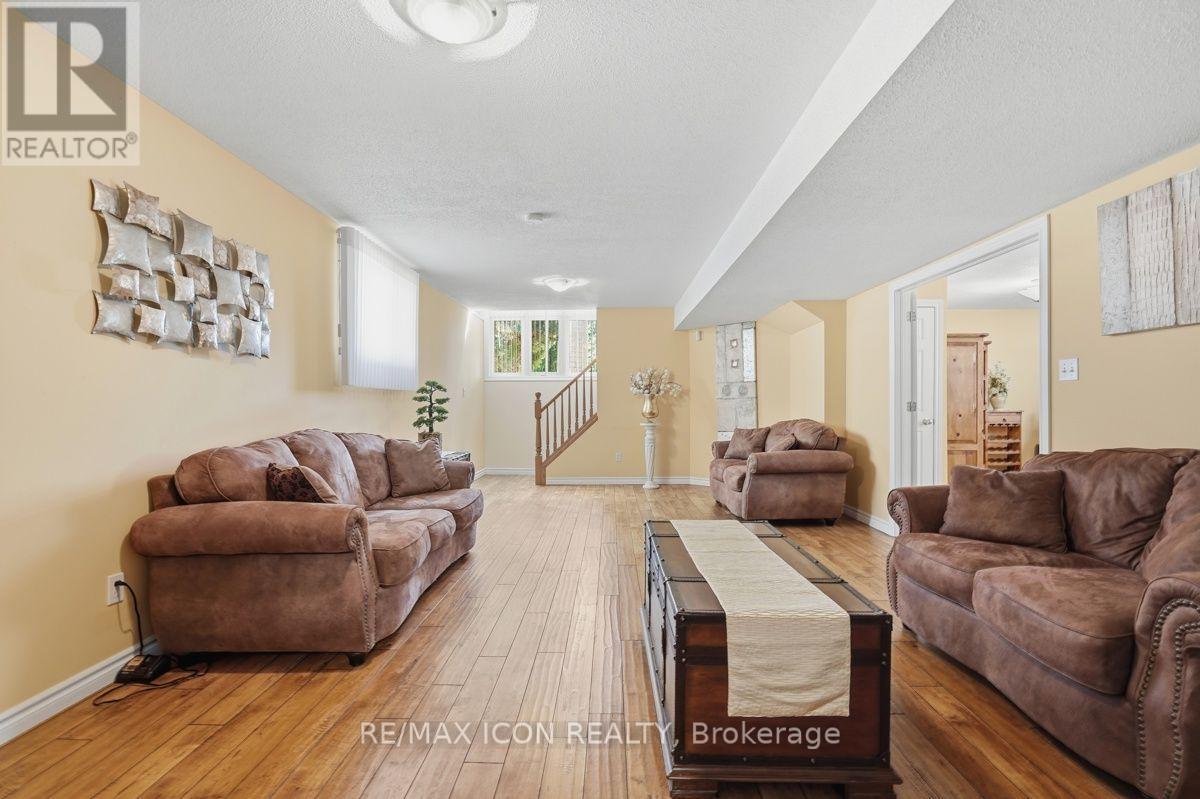 632 THORNWOOD DRIVE - 25
