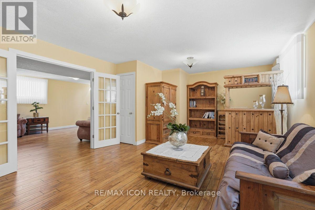 632 THORNWOOD DRIVE - 27