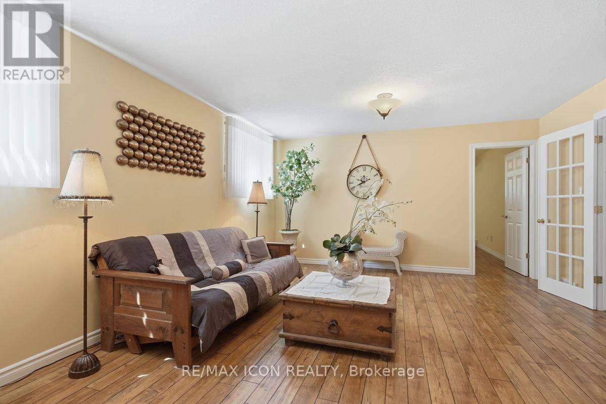 632 THORNWOOD DRIVE - 28