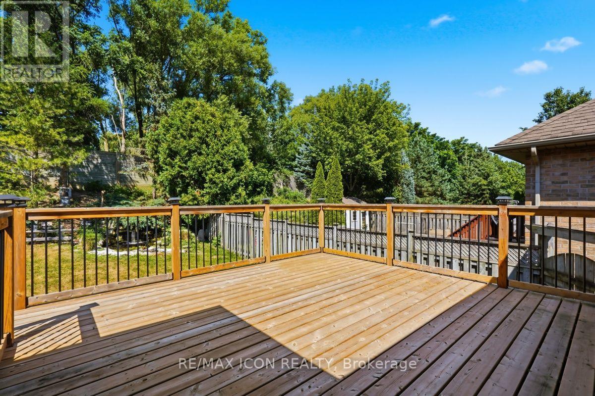 632 THORNWOOD DRIVE - 34