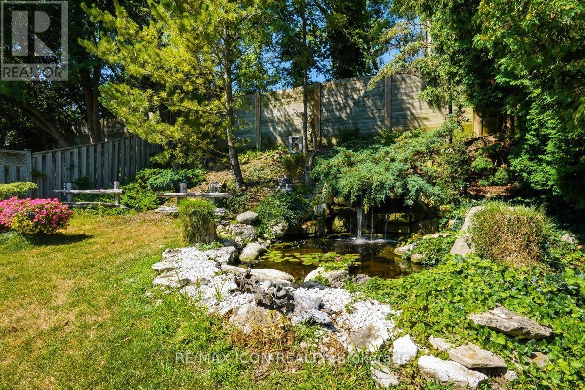 632 THORNWOOD DRIVE - 36