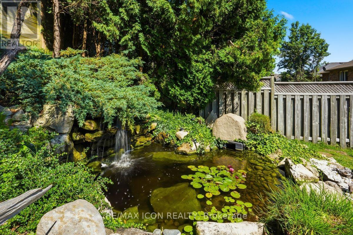 632 THORNWOOD DRIVE - 38