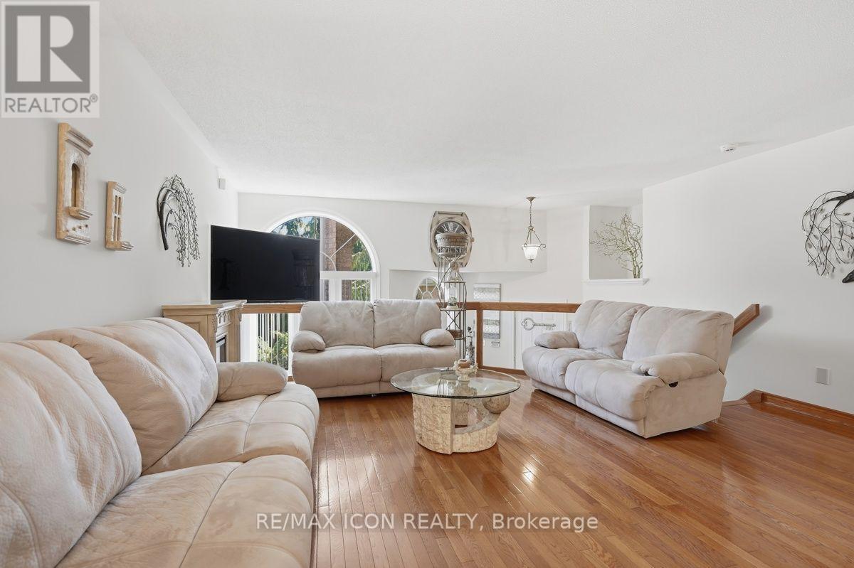 632 THORNWOOD DRIVE - 6