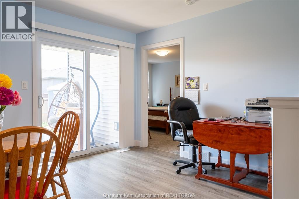 105 Moonstone CRESCENT - 27
