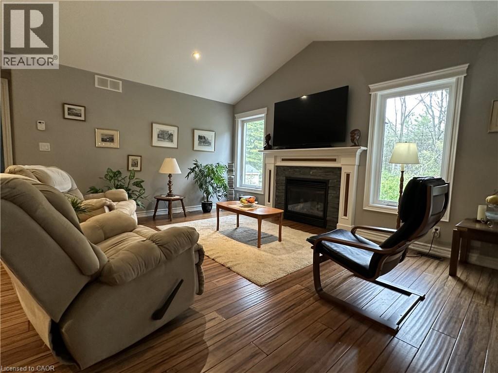 134 ANGLER Avenue - Image 21