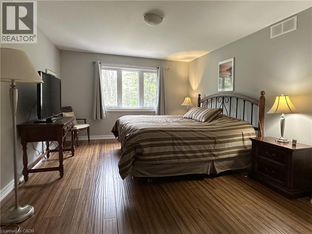 134 ANGLER Avenue - Image 24