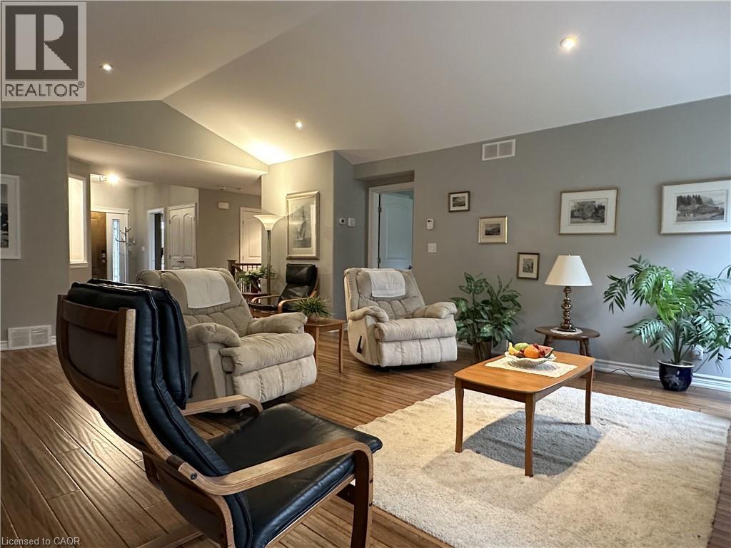 134 ANGLER Avenue - Image 20
