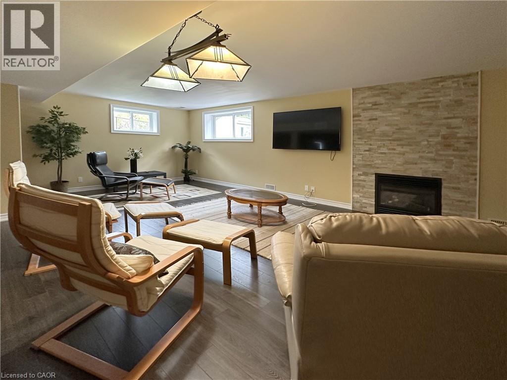 134 ANGLER Avenue - Image 32
