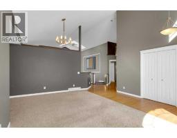 Kitchen - 63 Mt Assiniboine Circle Se, Calgary, AB T2Z2N6 Photo 6