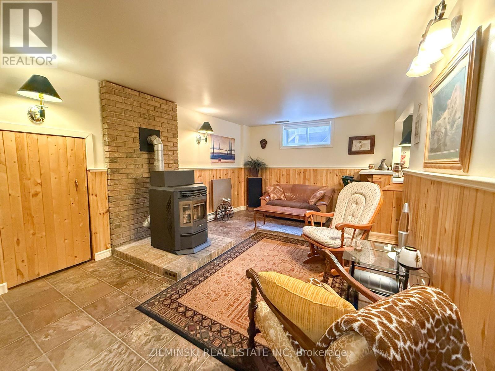 605 BRISTOL ROAD - 25