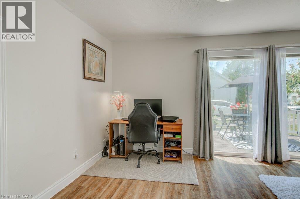461 SELKIRK Street - 30