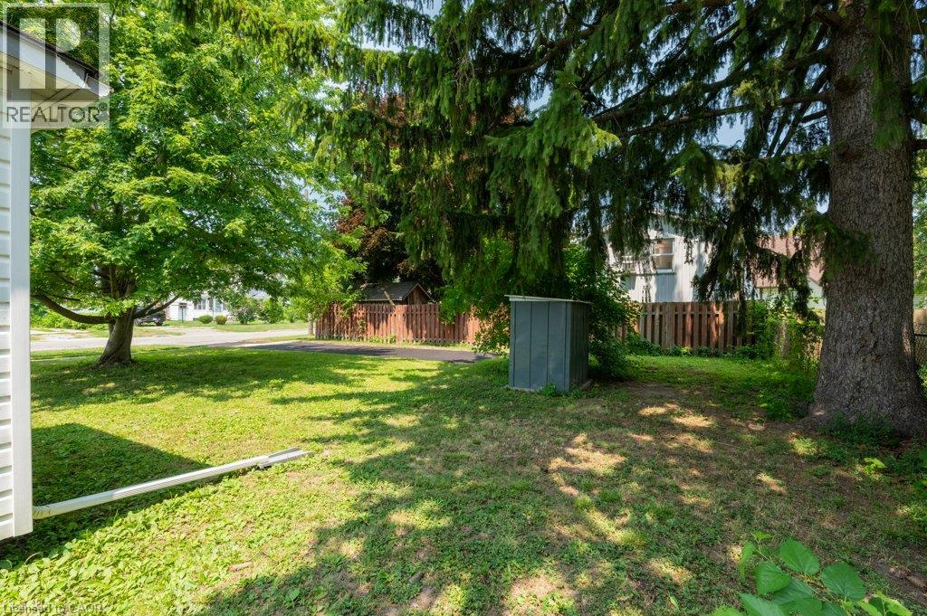 461 SELKIRK Street - 12