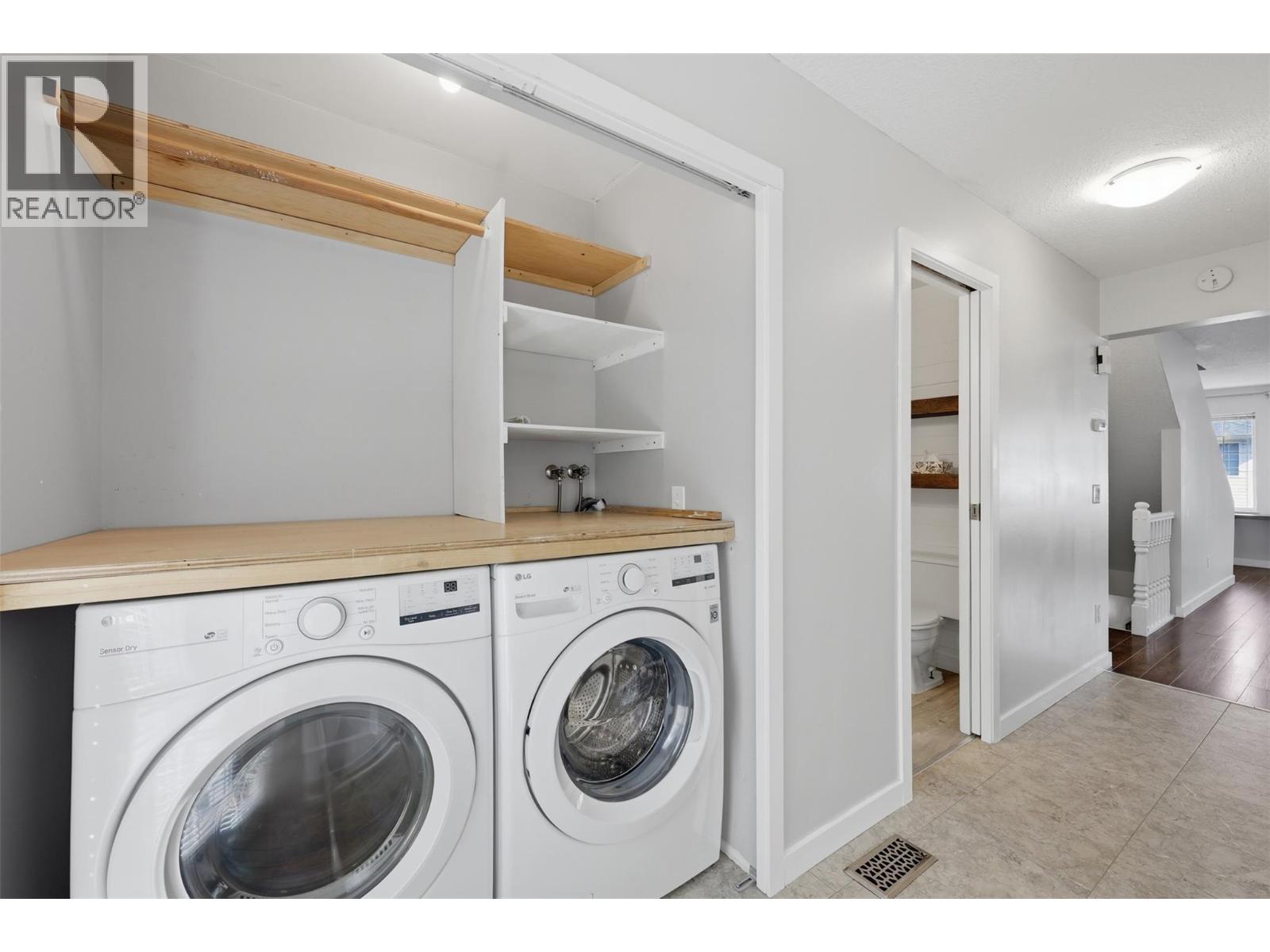 #46 2020 ROBSON Drive - 17