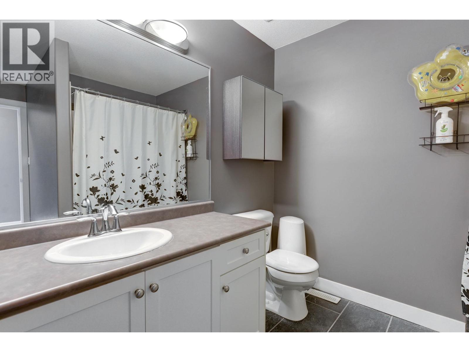 #6 738 DUNROBIN Drive - 21